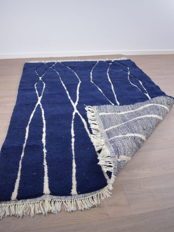 tapis berbere beni ouarain bleu dos