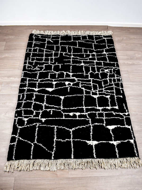tapis berbere beni ouarain noir design