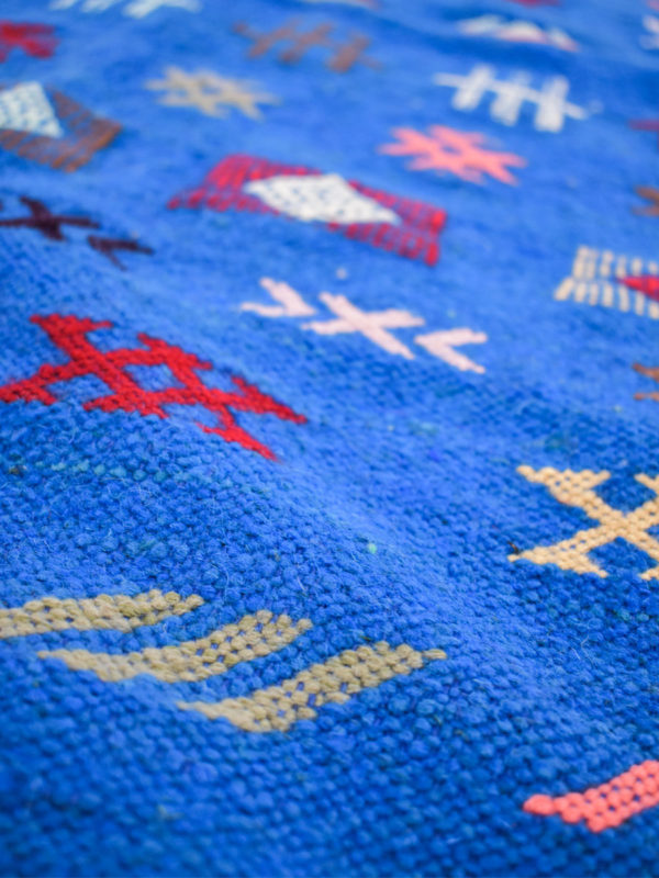 tapis berbere kilim bleu matiere