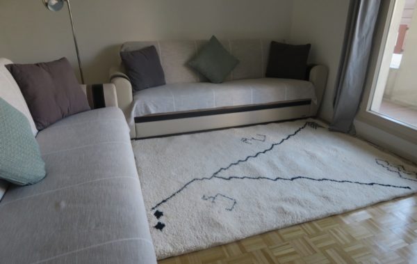 tapis berbere beni ouarain blanc design