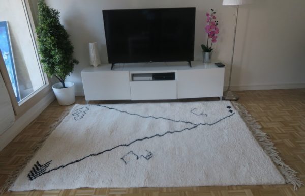 tapis berbere beni ouarain blanc design