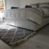 tapis berbere beni ouarain blanc et noir matiere