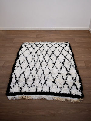 Tapis berbère Boucherouite Blanc Noir