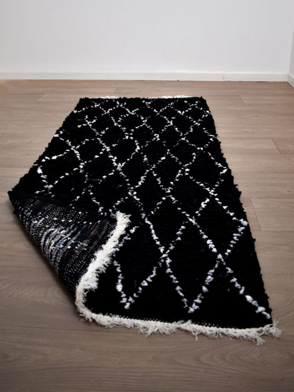 Tapis berbère Boucherouite Noir Blanc