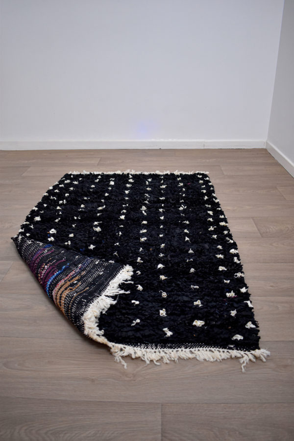 Tapis berbère Boucherouite Noir à pois blancs