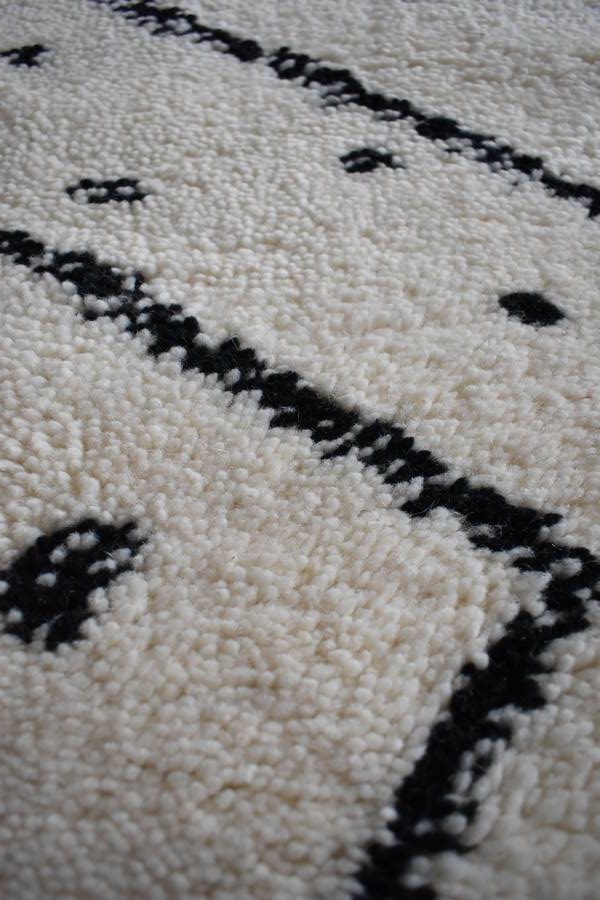 Tapis_Berbere_Beni Ouarain_TBO40_Motif Zigzag avec points