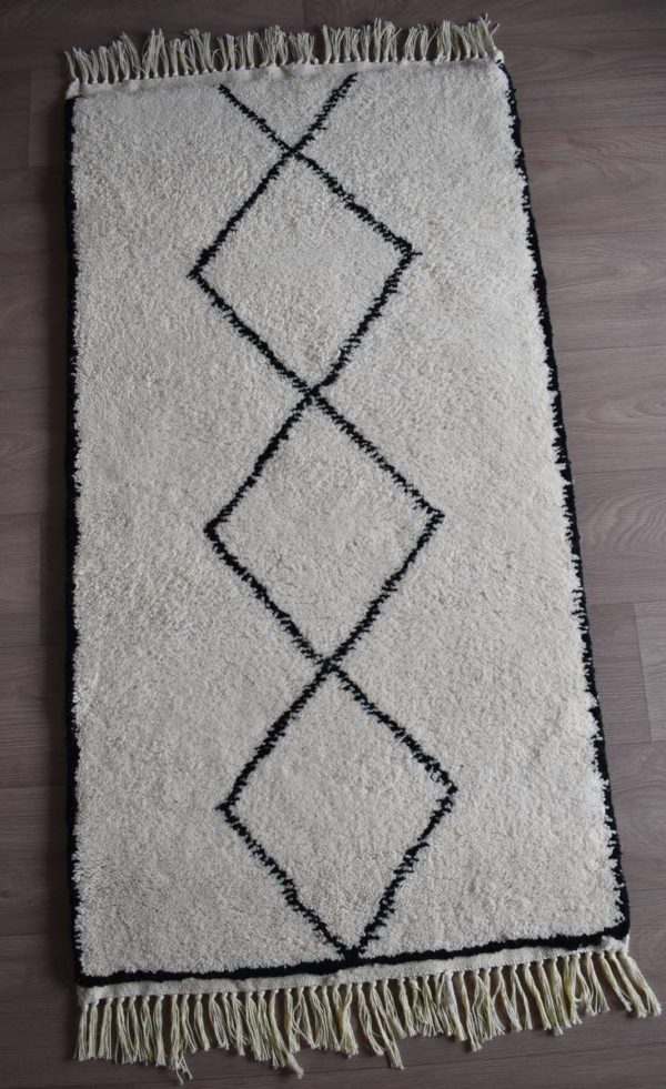 Tapis_Berbere_Beni Ouarain_TBO48_Motif Losanges au Milieu avec contour noir