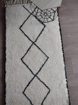 Tapis_Berbere_Beni Ouarain_TBO48_Motif Losanges au Milieu avec contour noir