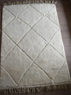 Tapis_Berbere_Beni Ouarain_TBO62_Blanc avec Motif losanges