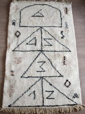 Tapis_Berbere_Beni Ouarain_TBO64_Blanc avec Motif marelle